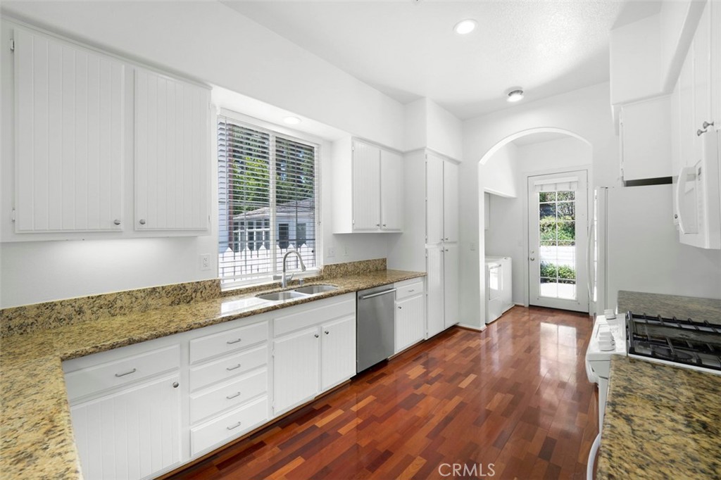 Make 80 a DONE DEAL and see the unveiling of a beautifully refined single-level residence ideally positioned within one - 80 Winslow, Irvine CA 92620 - photo 11