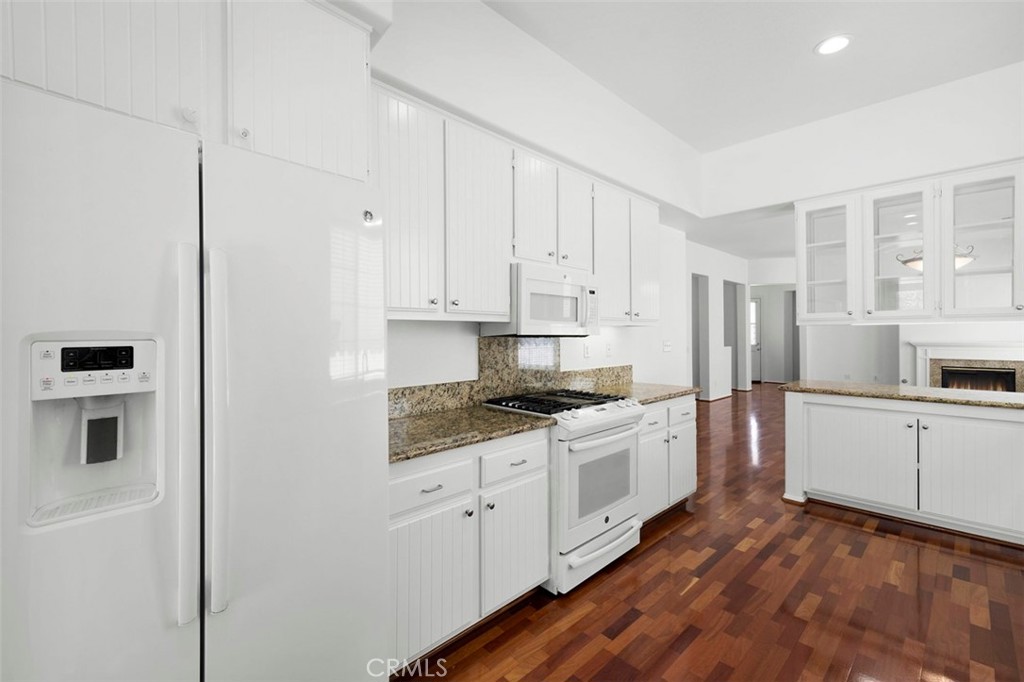 Make 80 a DONE DEAL and see the unveiling of a beautifully refined single-level residence ideally positioned within one - 80 Winslow, Irvine CA 92620 - photo 13