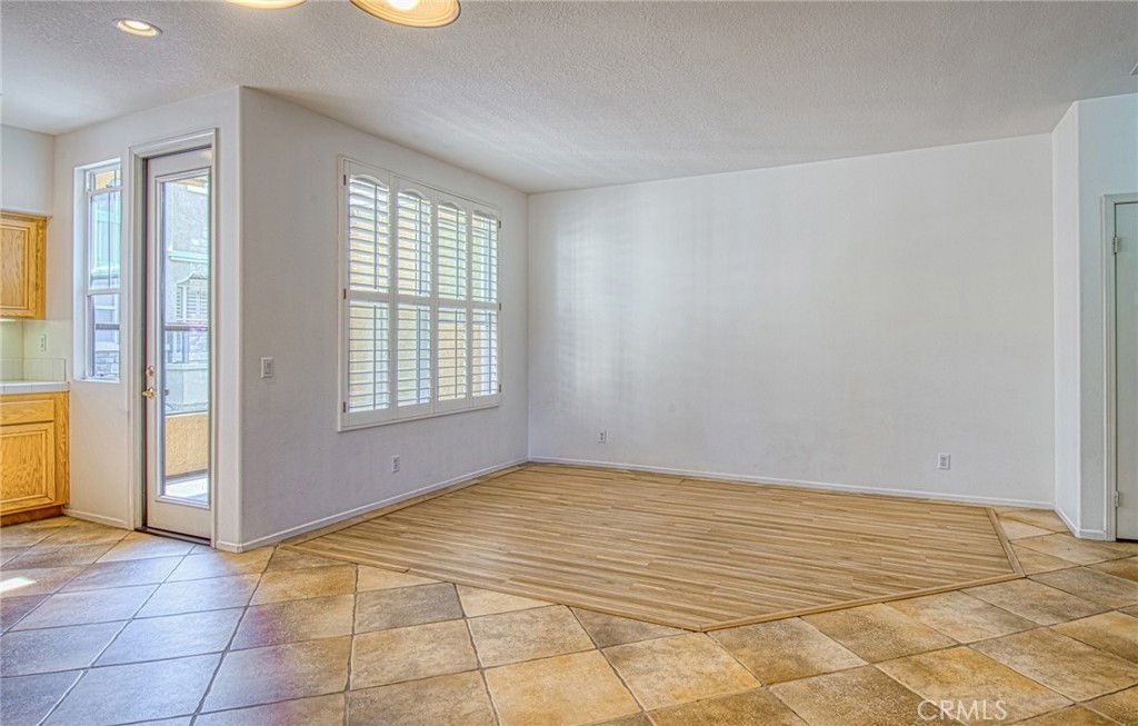 Living area. - 808 Terra Bella, Irvine CA 92602 - photo 6