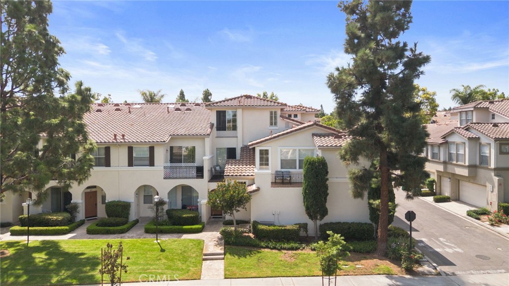 811 Larkridge, Irvine CA 92618 - photo 1