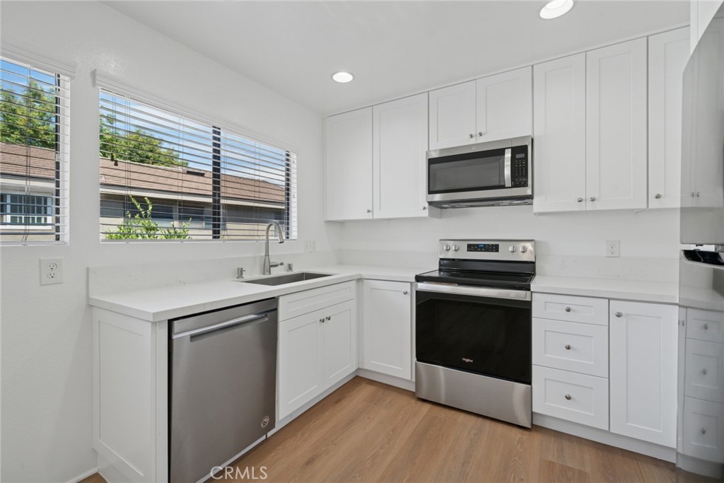 82 Streamwood, Irvine CA 92620 - photo 1