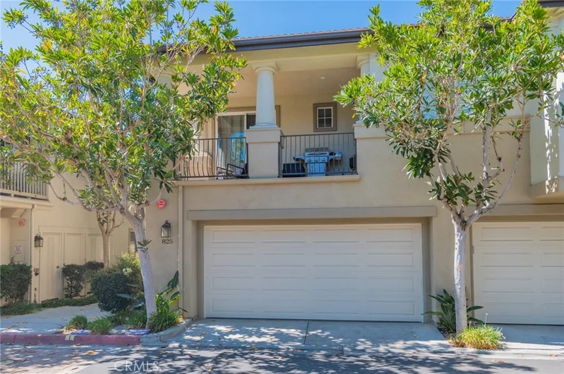 825 Yorkshire, Irvine, CA 92620