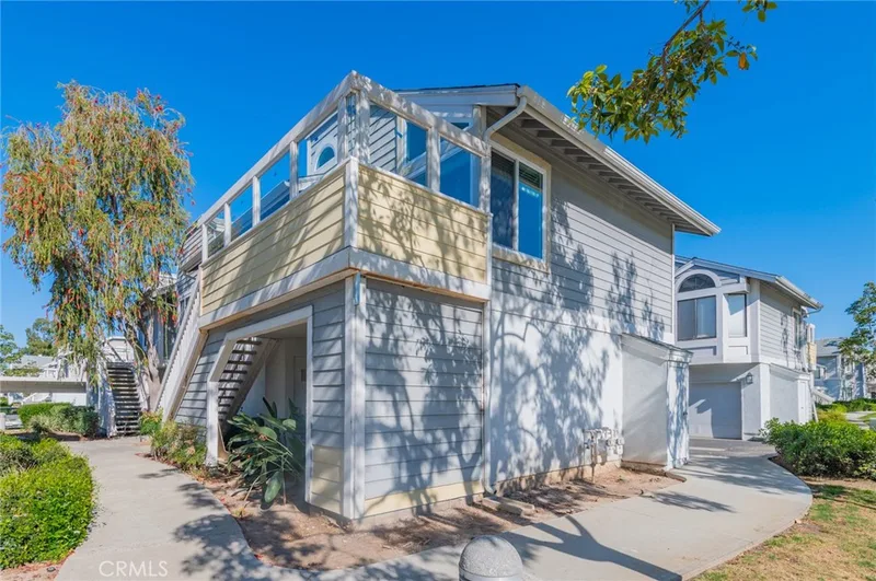 83 Huntington 278, Irvine, CA 92620