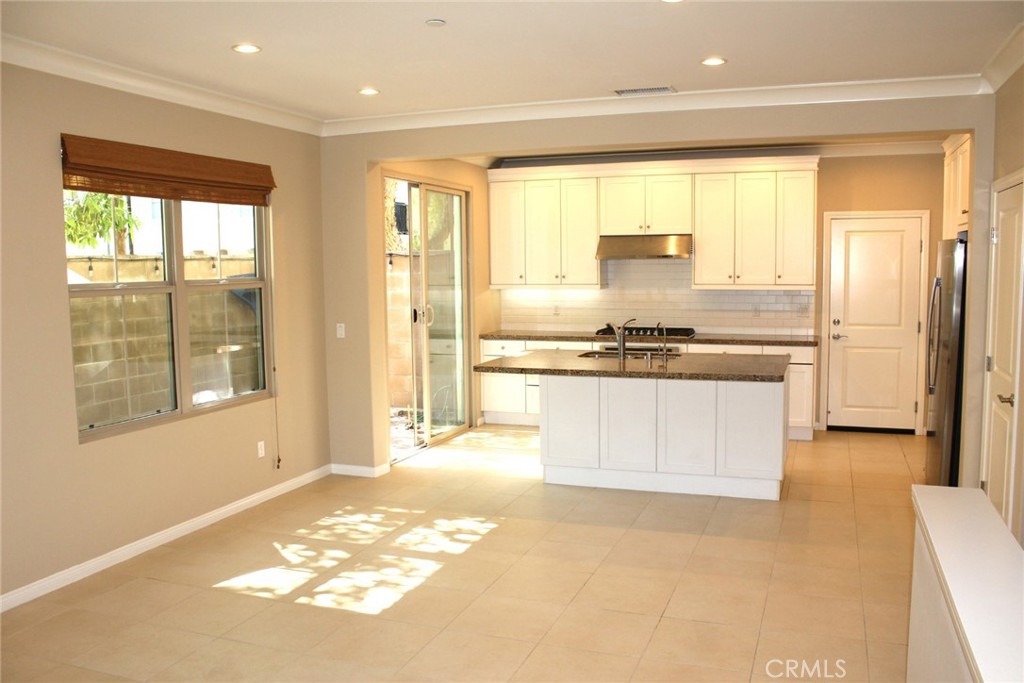 83 Thornhurst, Irvine CA 92620 - photo 2