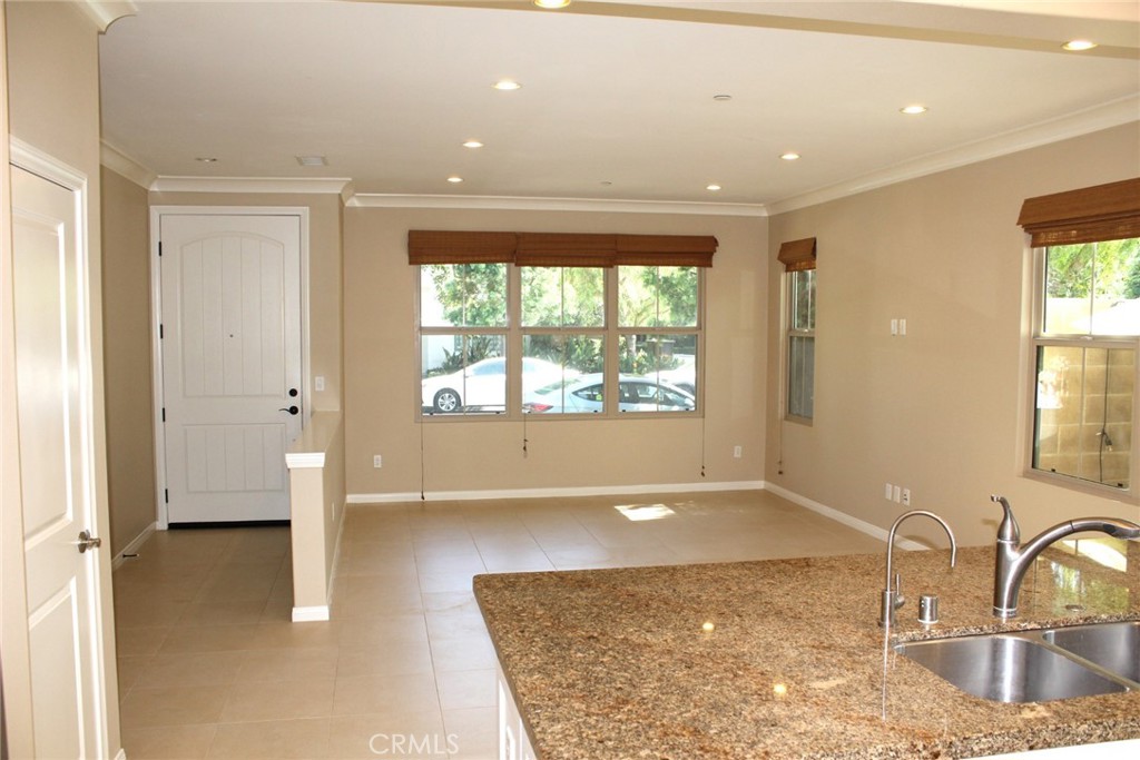 83 Thornhurst, Irvine CA 92620 - photo 5