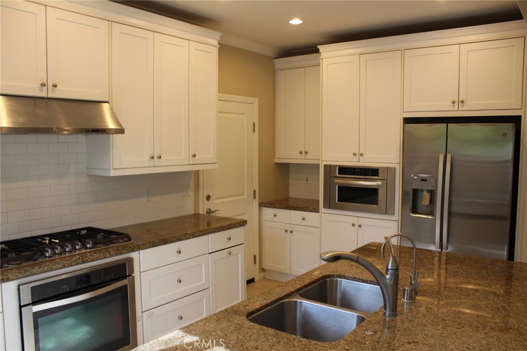 83 Thornhurst, Irvine CA 92620 - photo 6