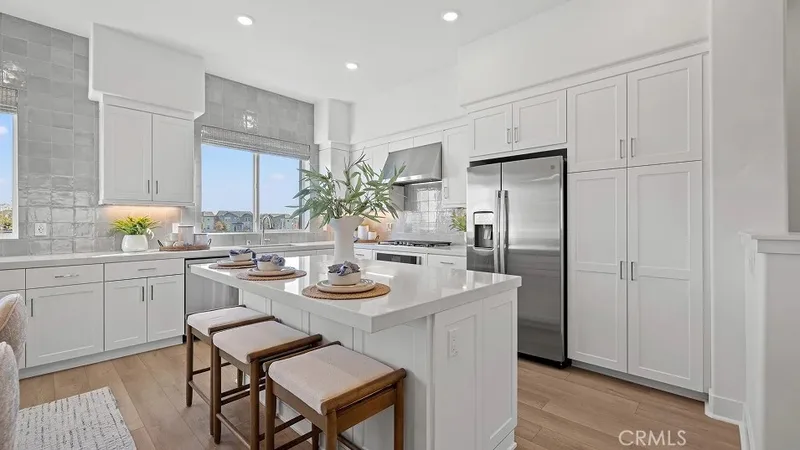 832 Sonia, Irvine, CA 92618