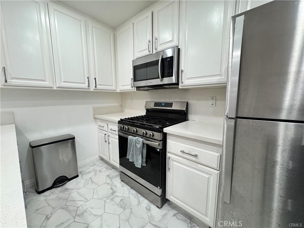 84 Lemon 270, Irvine CA 92618 - photo 3