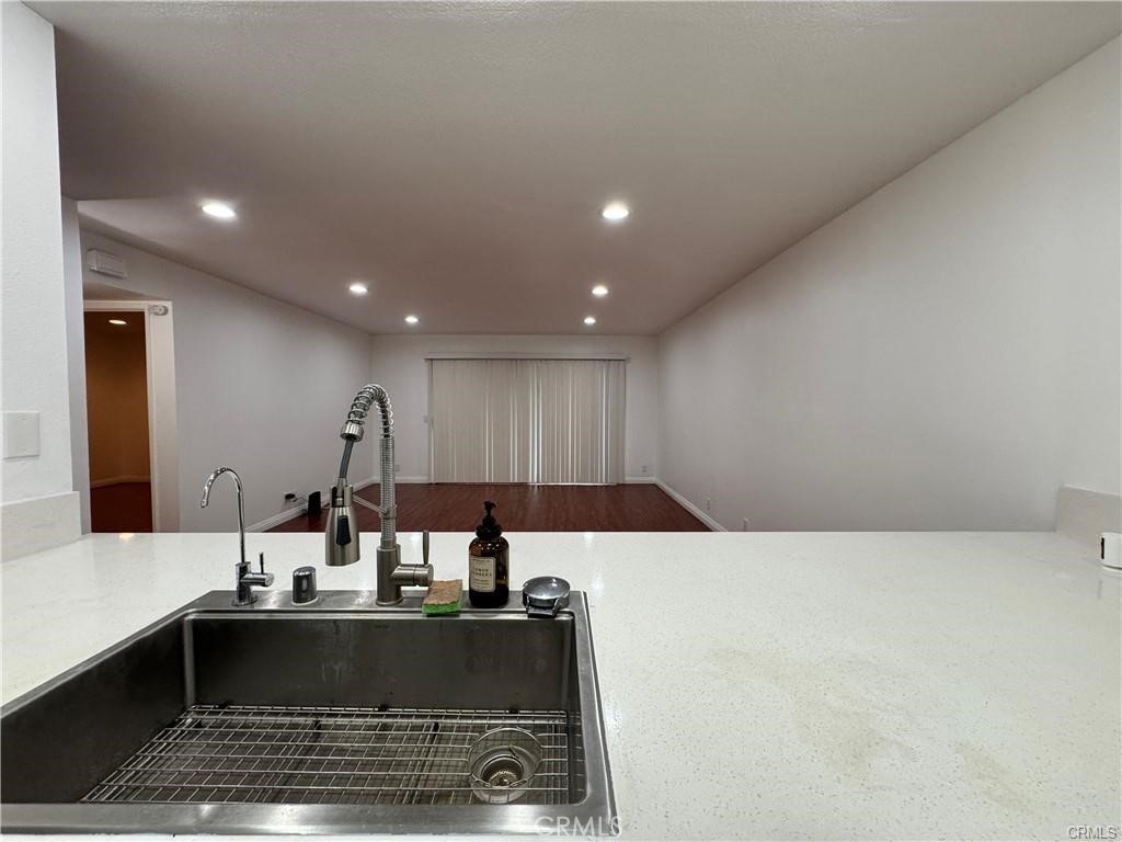 84 Lemon 270, Irvine CA 92618 - photo 4