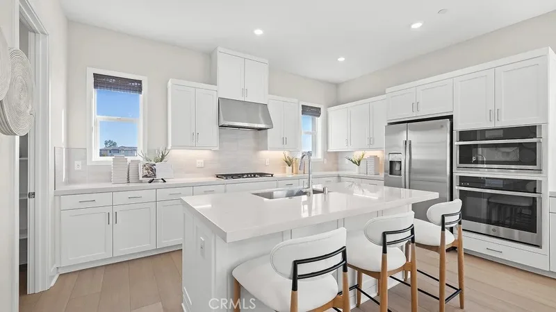 848 Sonia, Irvine, CA 92618