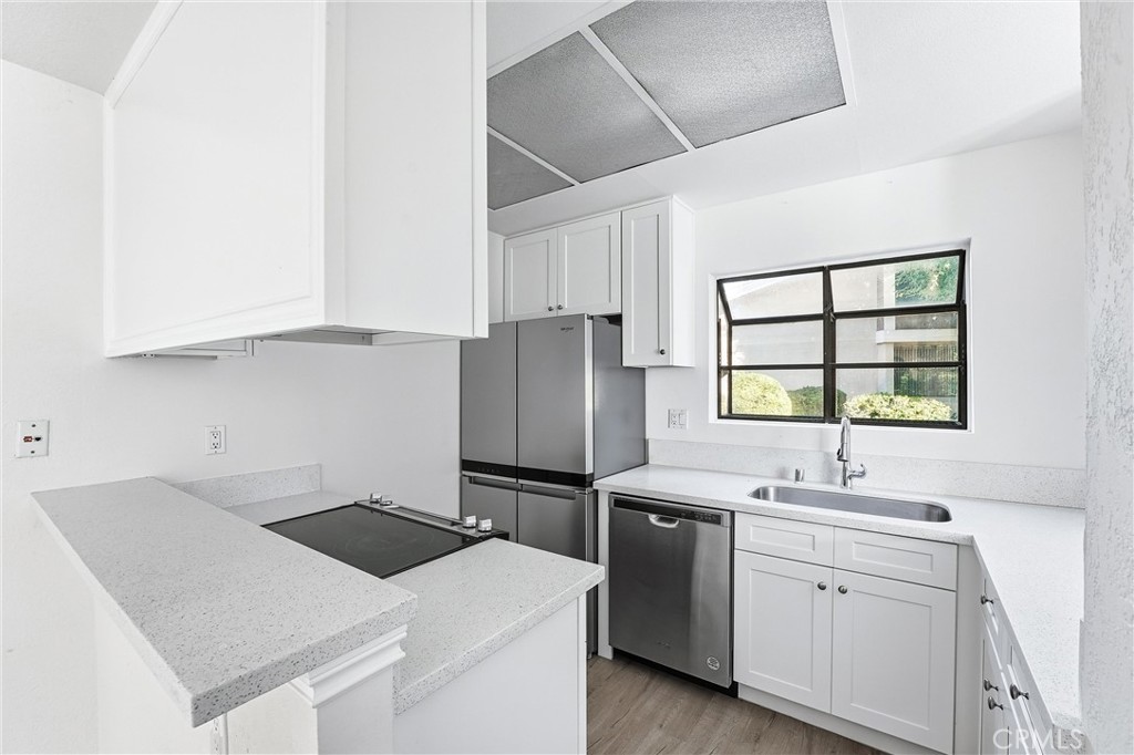 85 Lakepines, Irvine CA 92620 - photo 11