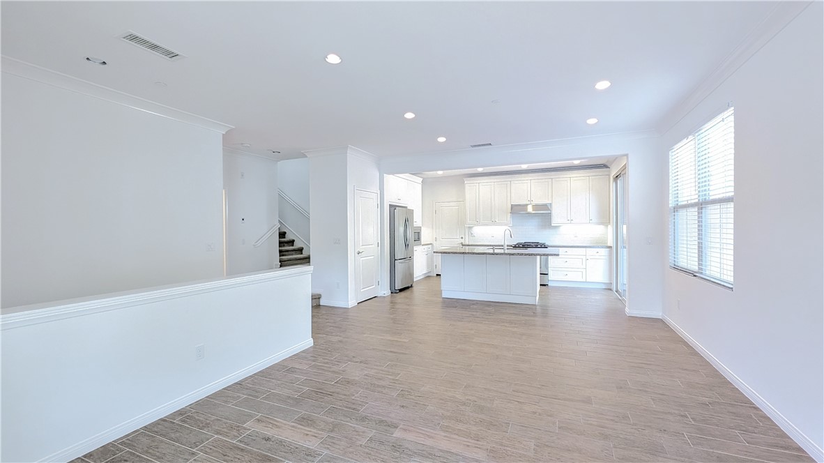 85 Thornhurst, Irvine CA 92620 - photo 3