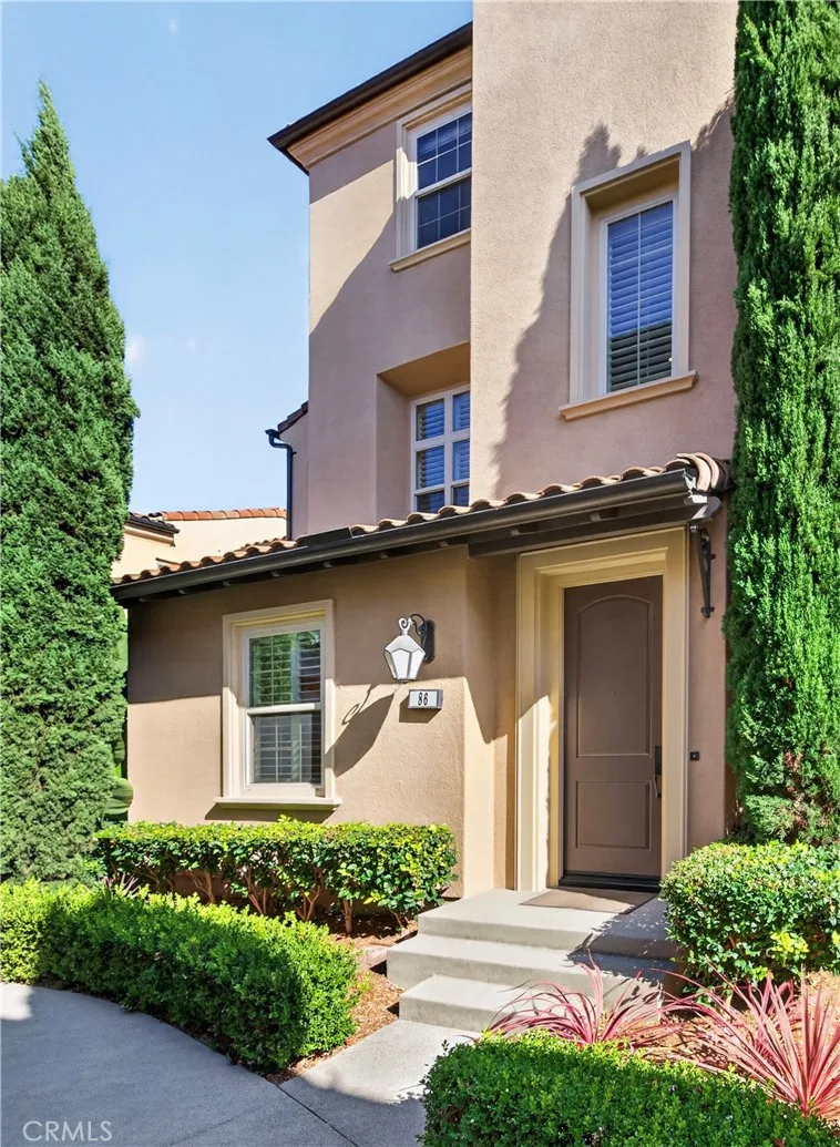 86 Strawberry, Irvine