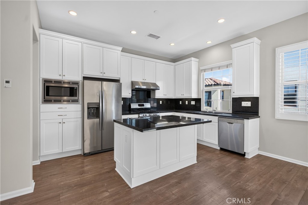 86 Strawberry, Irvine CA 92620 - photo 2