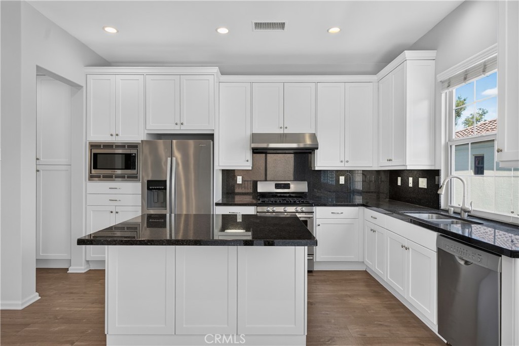 86 Strawberry, Irvine CA 92620 - photo 4