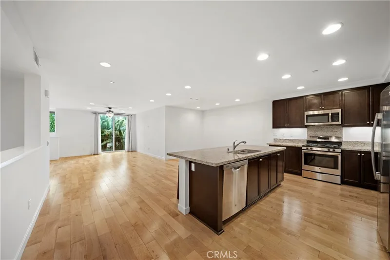 87 Waldorf, Irvine, CA 92612