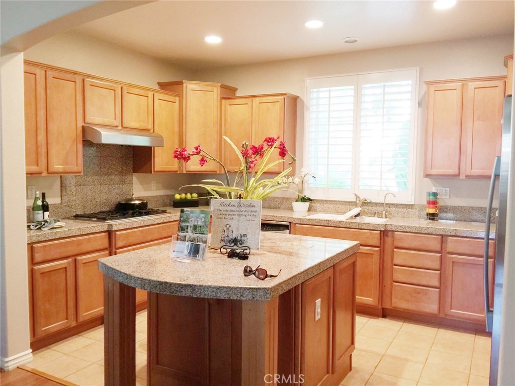 87 Wonderland, Irvine CA 92620 - photo 4