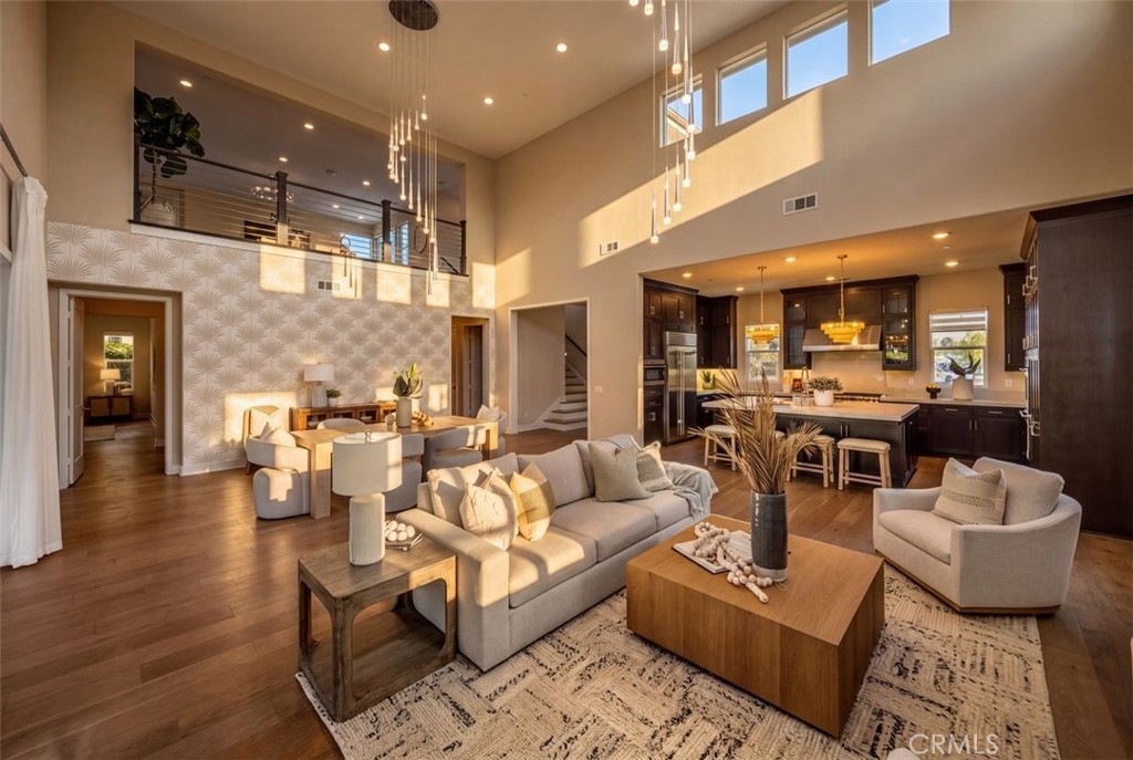 88 Iluna, Irvine CA 92618 - photo 3