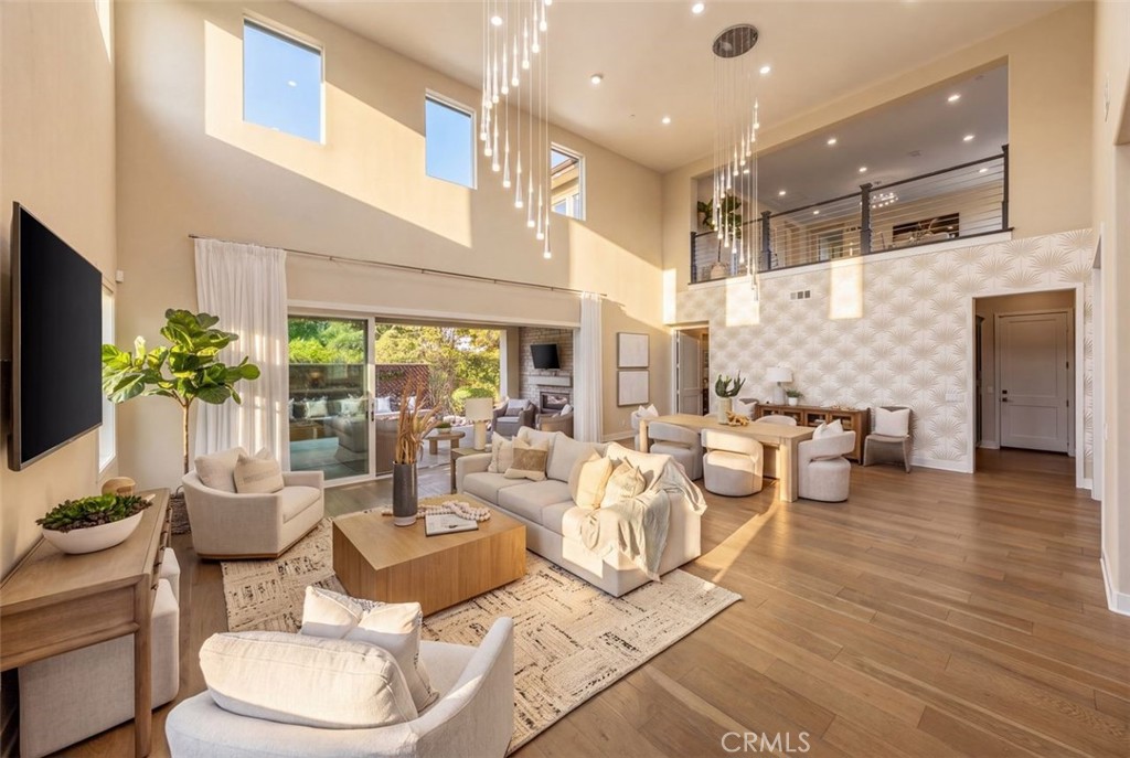 88 Iluna, Irvine CA 92618 - photo 4