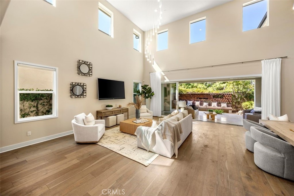 88 Iluna, Irvine CA 92618 - photo 11
