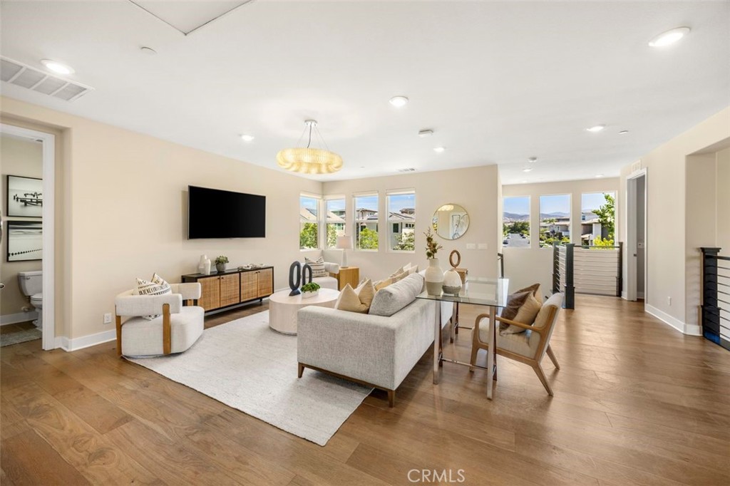88 Iluna, Irvine CA 92618 - photo 35