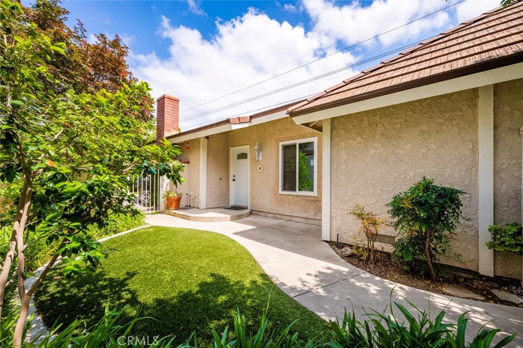 Courtyard area. - 9 Badger Pass, Irvine CA 92604 - photo 19