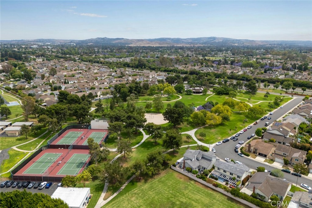 10 acre Deerfield Community Park located within the community. - 9 Badger Pass, Irvine CA 92604 - photo 31