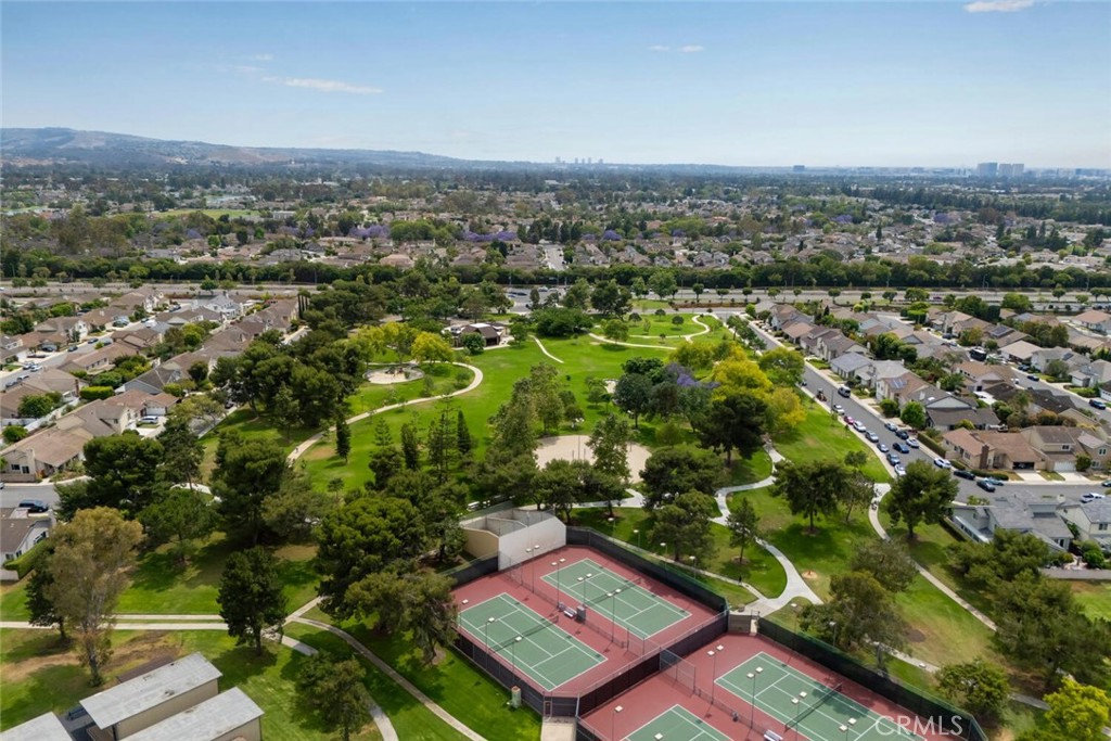 Abundance of amenities with a low HOA. - 9 Badger Pass, Irvine CA 92604 - photo 33