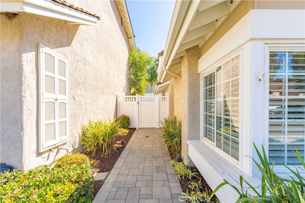 9 Delamesa W, Irvine CA 92620 - photo 48