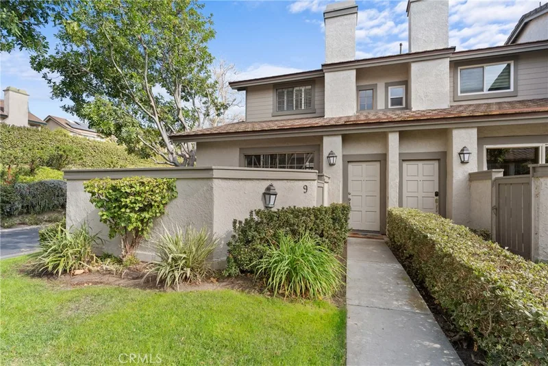 9 Moon Shadow 5, Irvine, CA 92603
