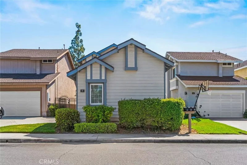 9 Southampton, Irvine, CA 92620