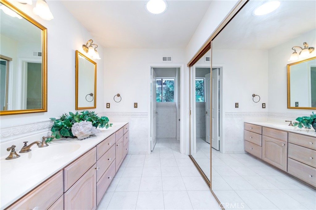 Master Bath 1 - 9 Teakwood, Irvine CA 92612 - photo 14