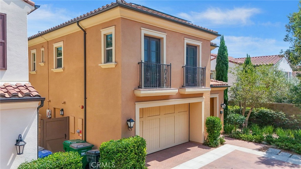 90 Decker, Irvine CA 92620 - photo 1