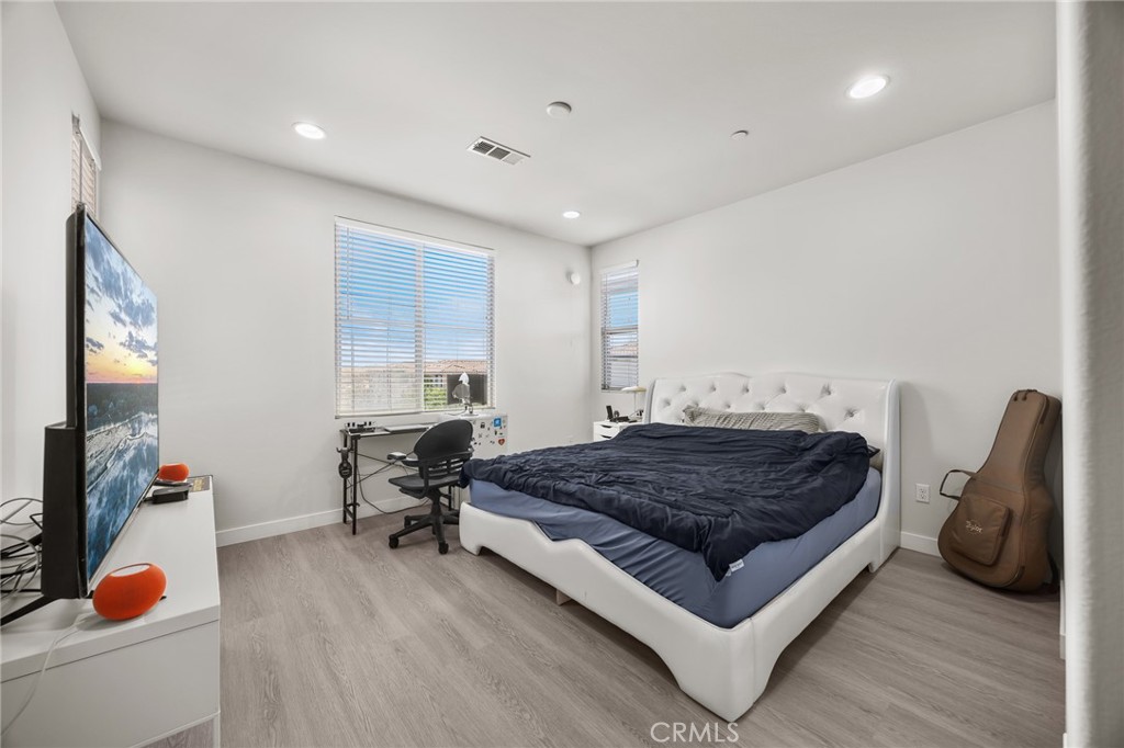 90 Renewal, Irvine CA 92618 - photo 15