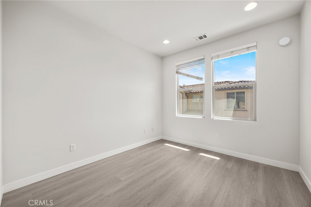 90 Renewal, Irvine CA 92618 - photo 18
