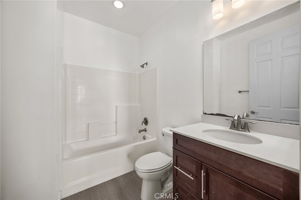 90 Renewal, Irvine CA 92618 - photo 20