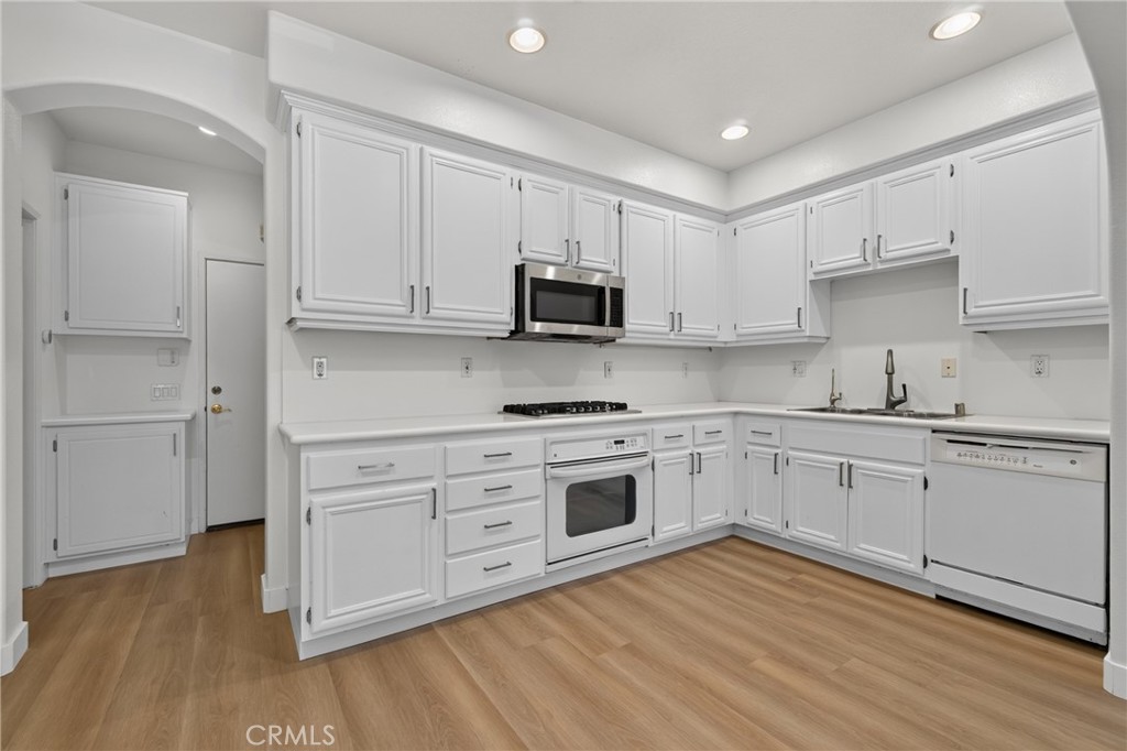 90 Topaz, Irvine CA 92602 - photo 8