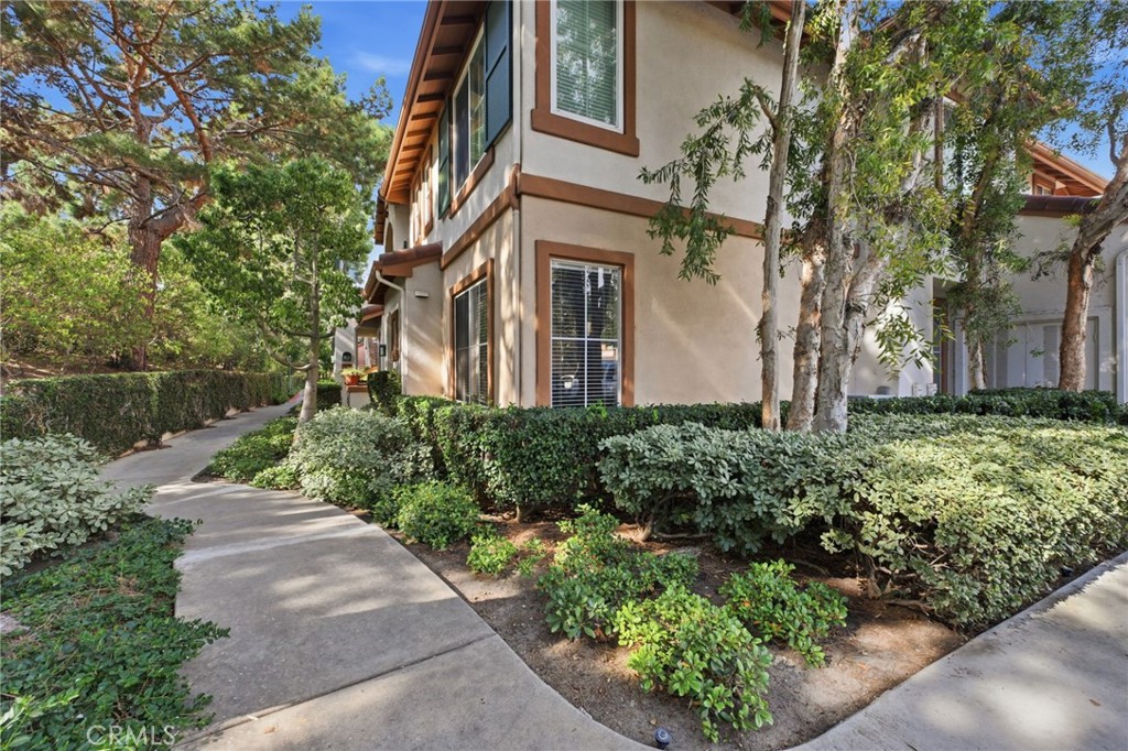 902 Solvay Aisle, Irvine CA 92606 - photo 4