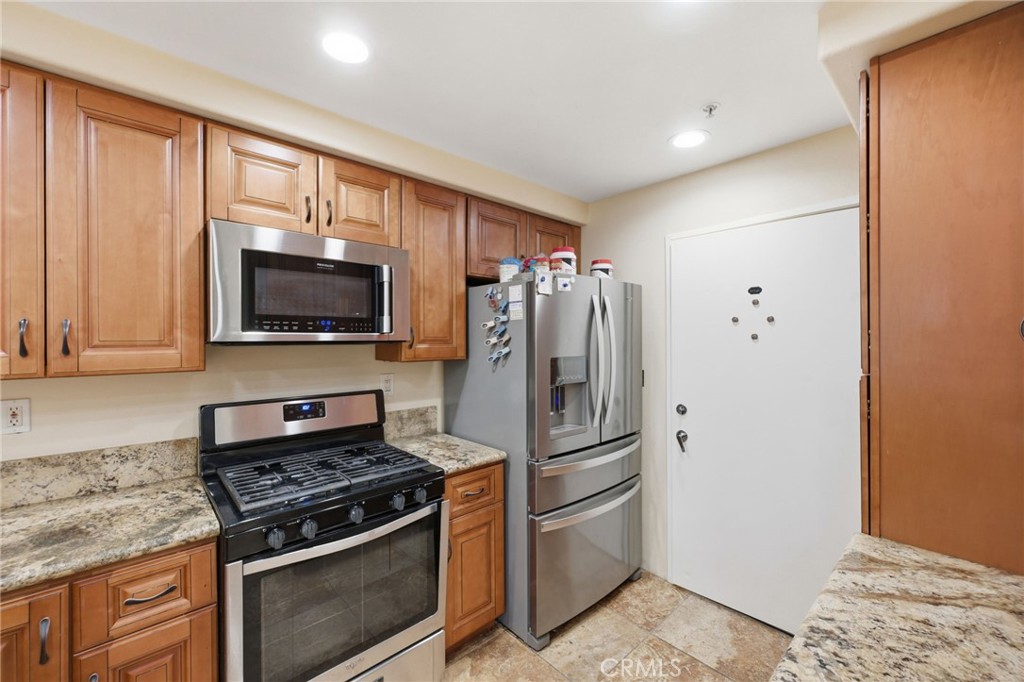 902 Solvay Aisle, Irvine CA 92606 - photo 11