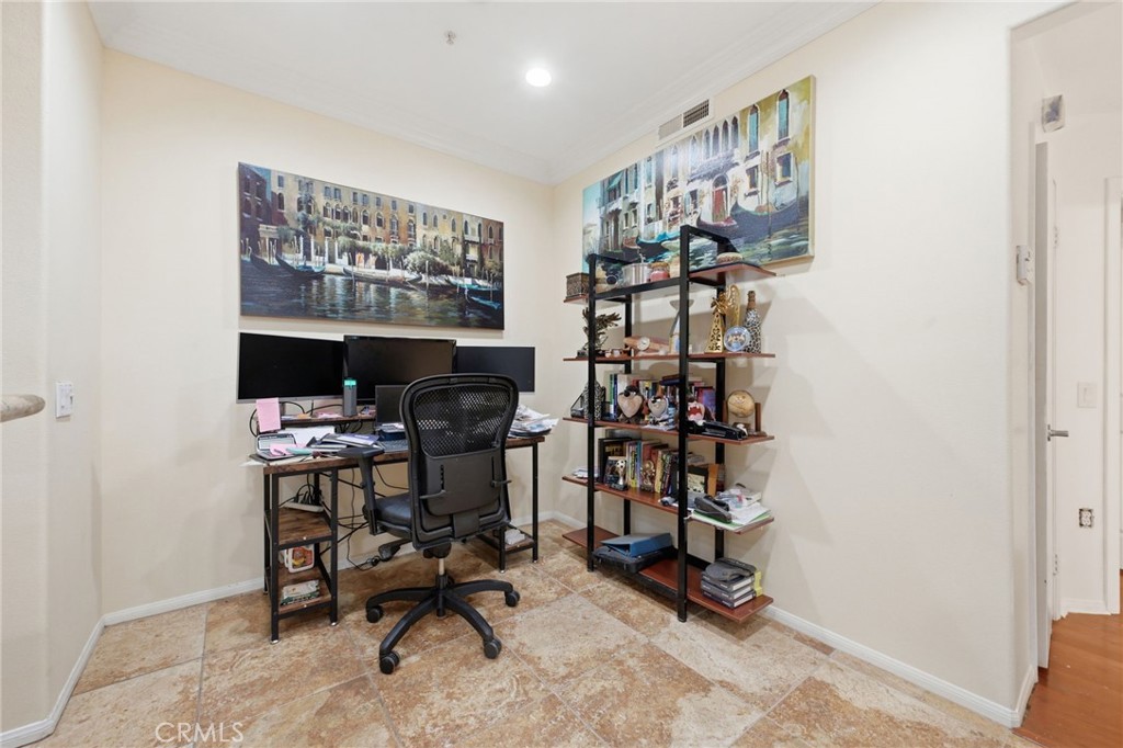 902 Solvay Aisle, Irvine CA 92606 - photo 18