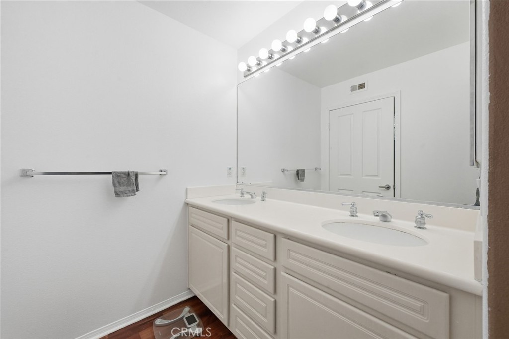 902 Solvay Aisle, Irvine CA 92606 - photo 25