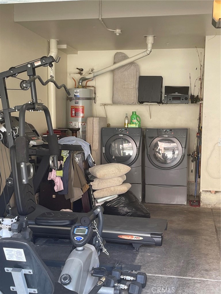 Fantastic two car attached garage with W/D hook ups - 902 Solvay Aisle, Irvine CA 92606 - photo 37
