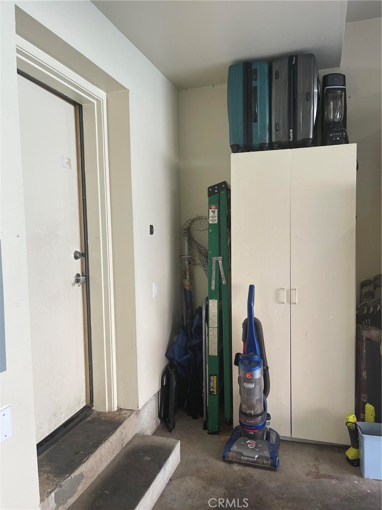 2 steps to inside the home - 902 Solvay Aisle, Irvine CA 92606 - photo 39