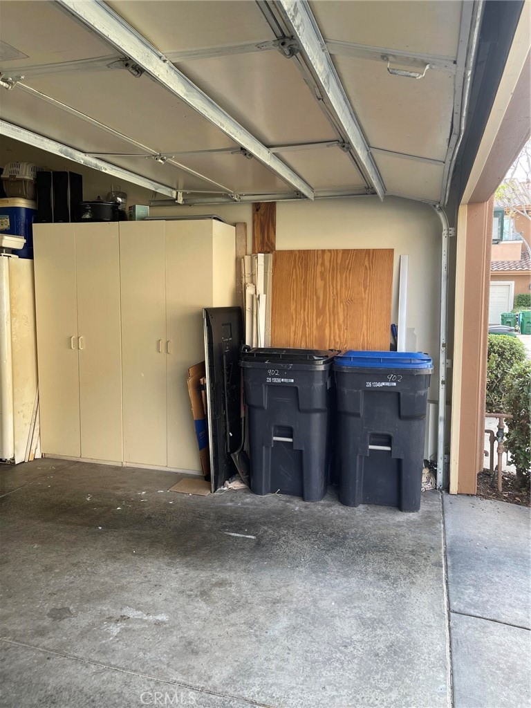 Fantastic two car attached garage - 902 Solvay Aisle, Irvine CA 92606 - photo 42