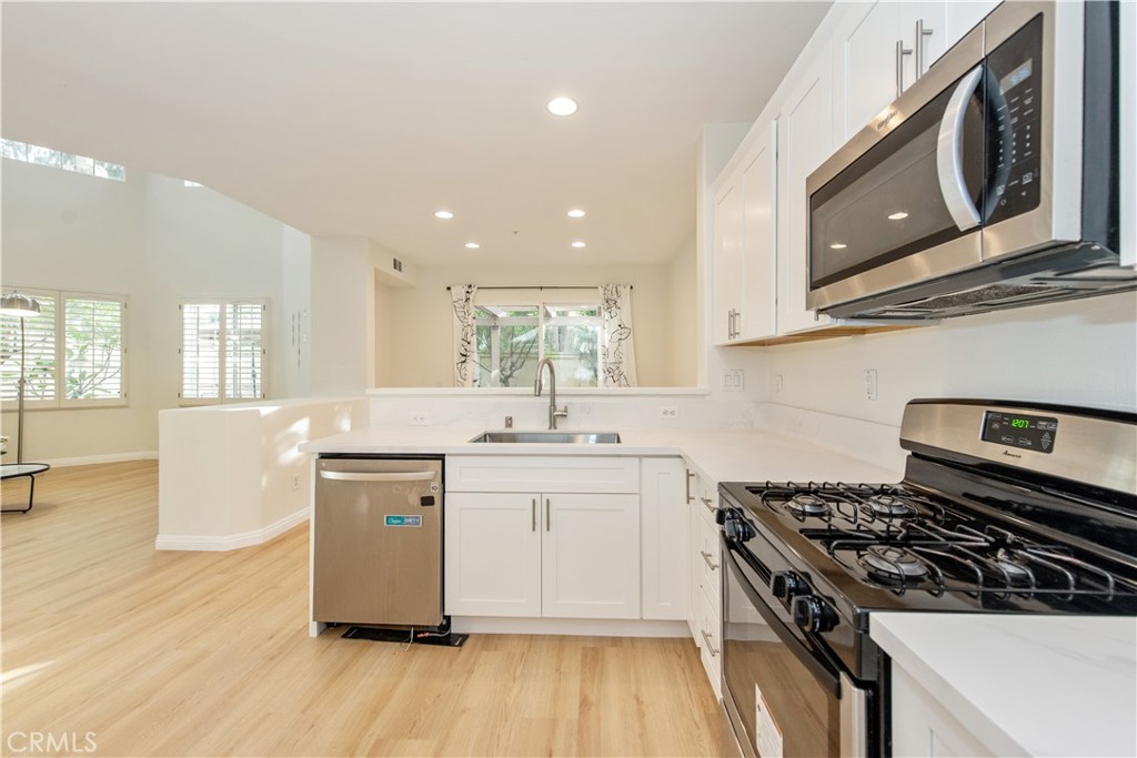 905 Somerville, Irvine CA 92620 - photo 8