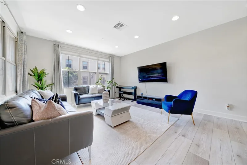 92 Capricorn, Irvine, CA 92618