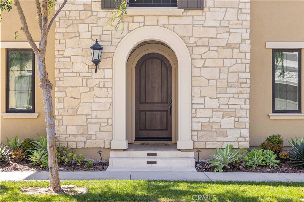92 Interstellar, Irvine CA 92618 - photo 5