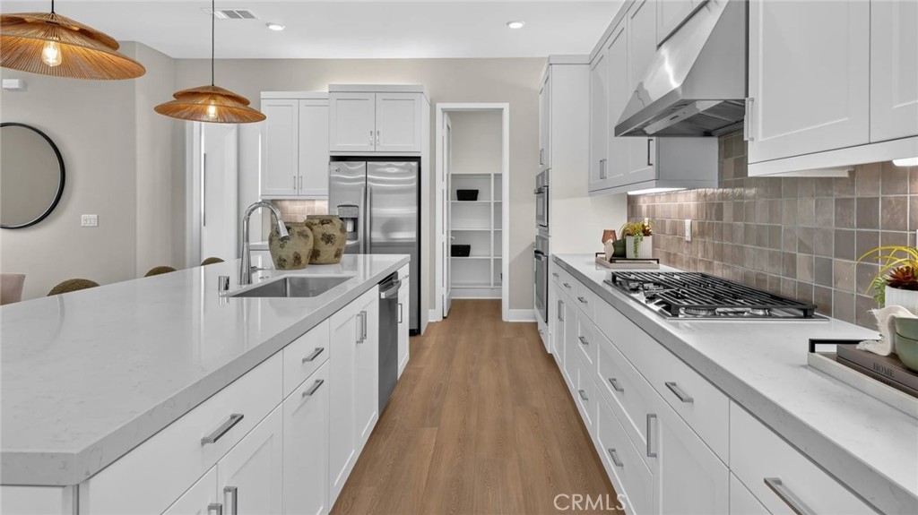 Photos shown are of model only- not actual homesite. - 933 Chinon, Irvine CA 92618 - photo 4