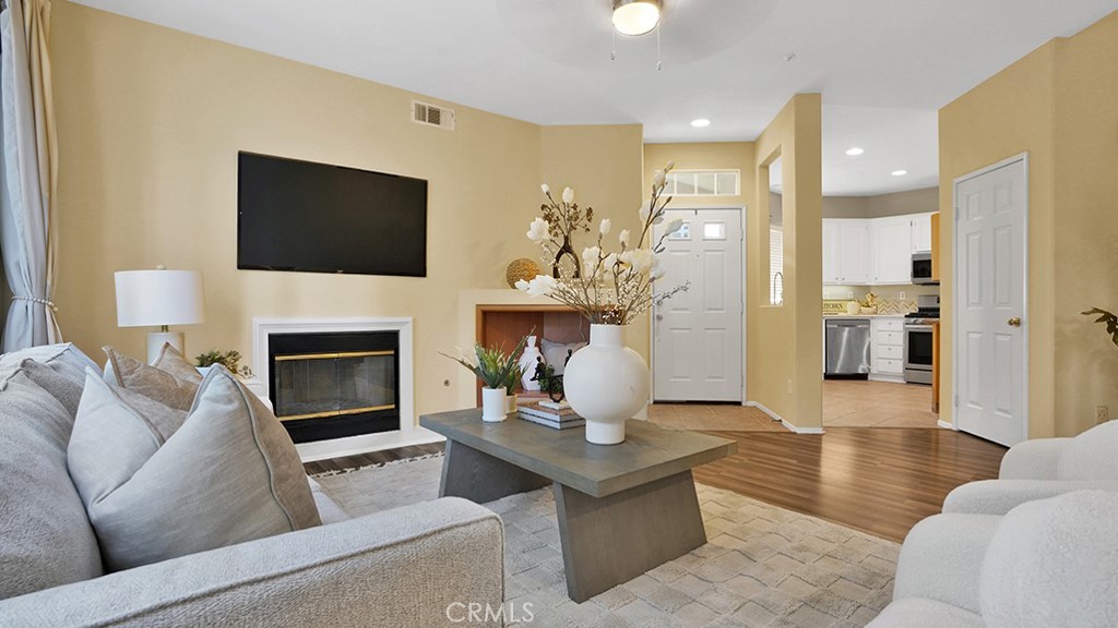 933 Somerville, Irvine CA 92620 - photo 4