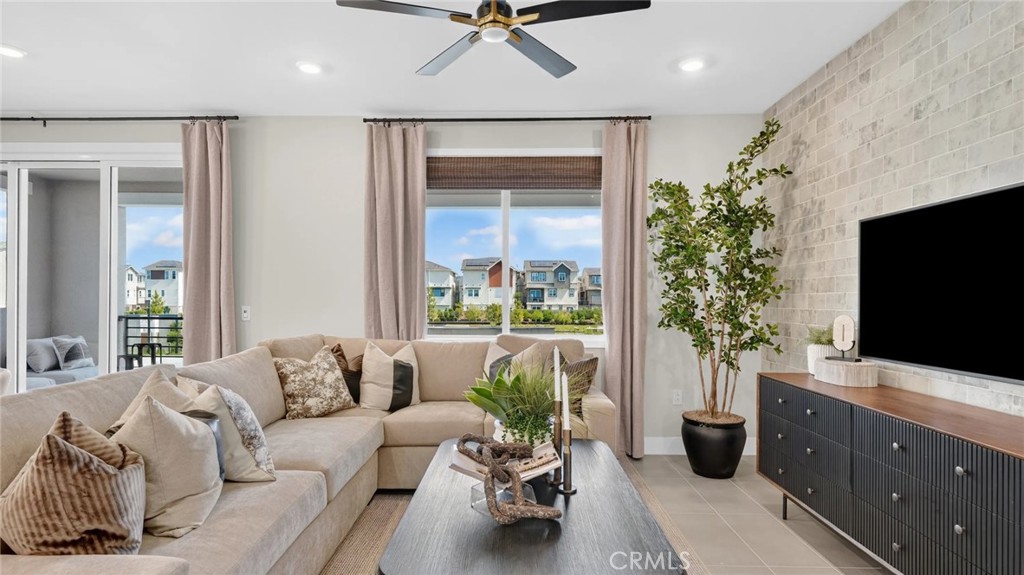 Photos shown are of model only- not actual homesite. - 933 Treble, Irvine CA 92618 - photo 6